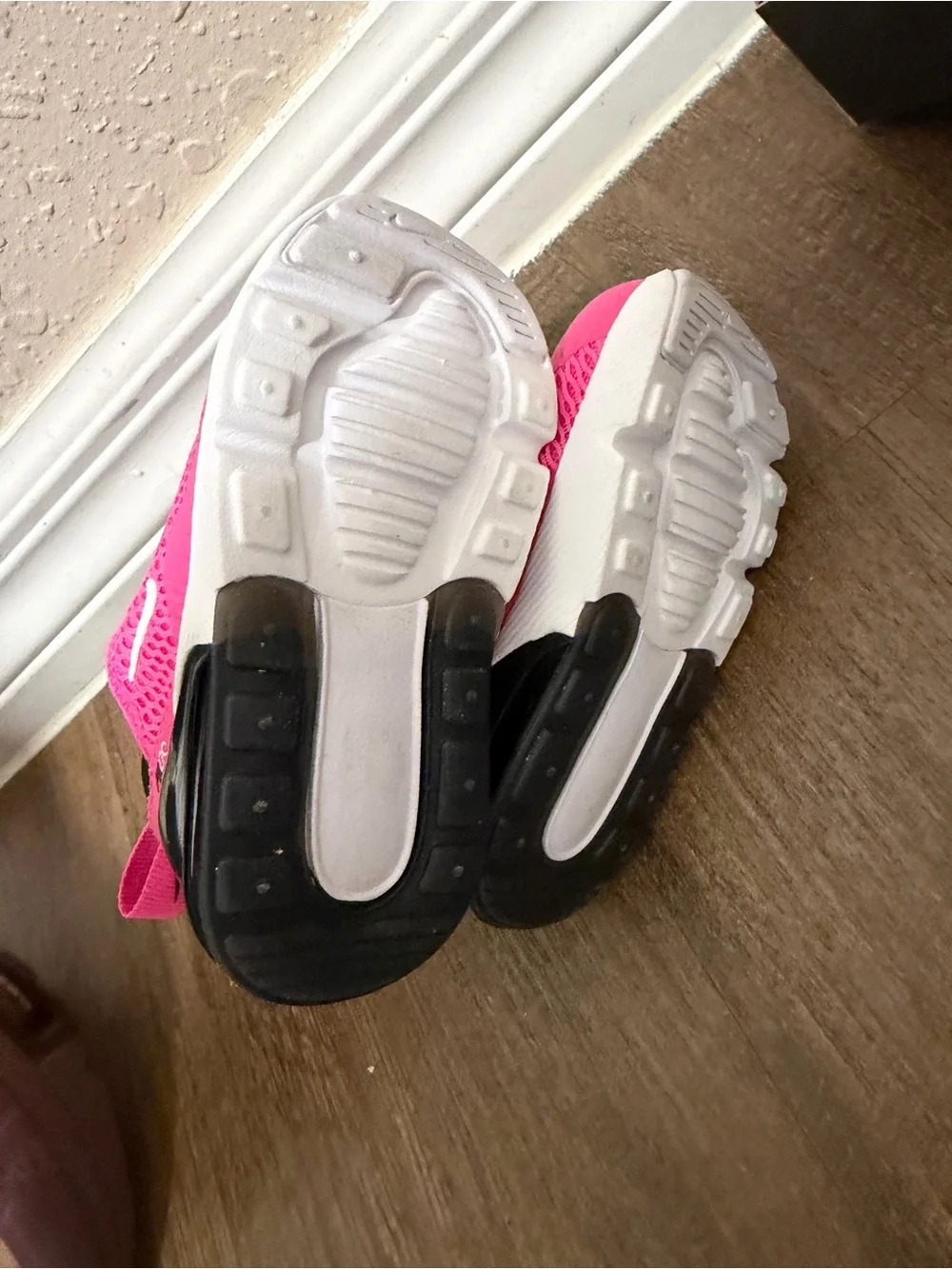NIB Little Kid Nike Air Max 270 AO2372 602Laser Fuchsia/Black/White/Summit White